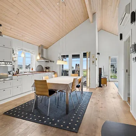 Gunda - 150m From The Sea By Interhome